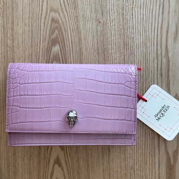 Alexander McQueen skull pink Lavender Croc-Embossed Wallet on chain - Picture 1 of 3